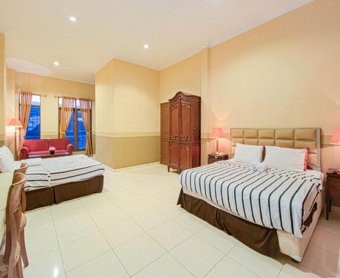 D'Talent Hotel Yogyakarta Exterior foto